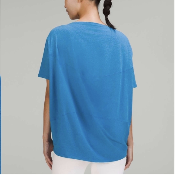 lululemon athletica Tops - Lululemon Back In Action Short Sleeve In Heathered Poolside GUC